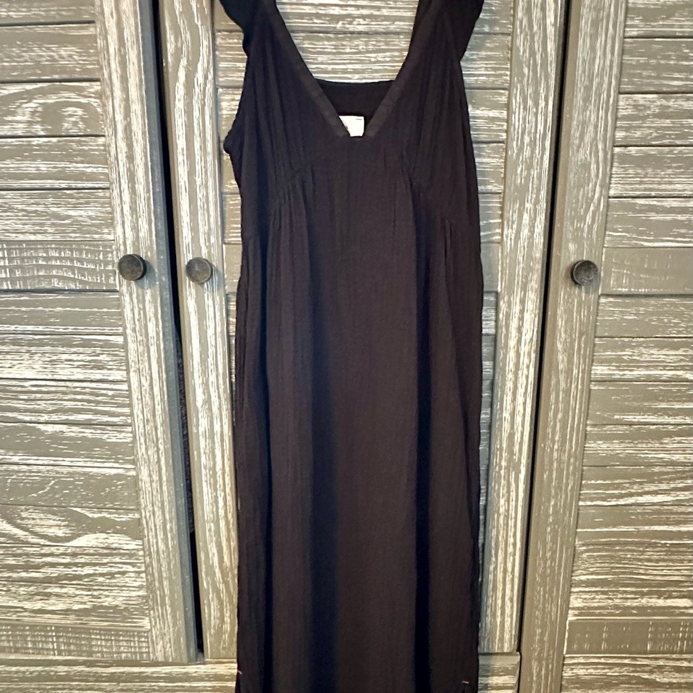 Xierna Black Gauze Midi Dress